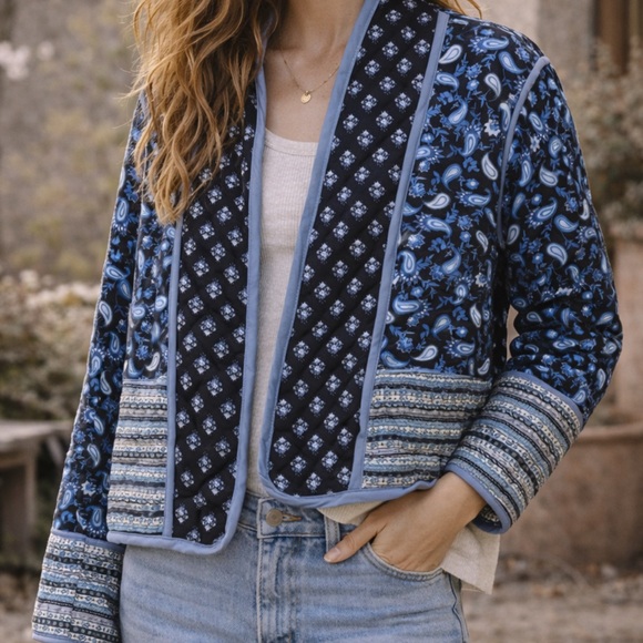 Reversible Quilted Jacket Pink, Cream, and Navy size M - Picture 4 of 5